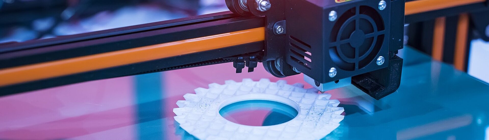 Enabling 3D Printing with Different Materials – Manufacturing Prototypes and Customized Products Fast, Using Piezo Actuators for Continuous Shock-Free Material Transmission During Printing.